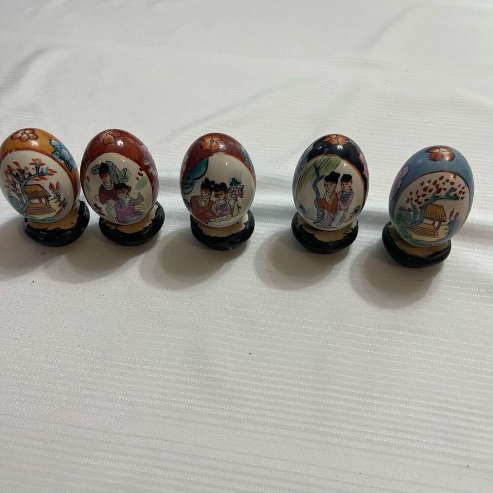 Lot Of 5 Vintage Ceramic Hand Painted Asian Japanese Eggs
